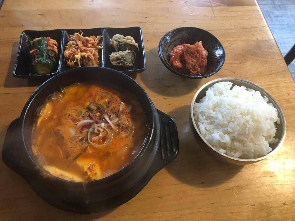 韓国料理 にじ