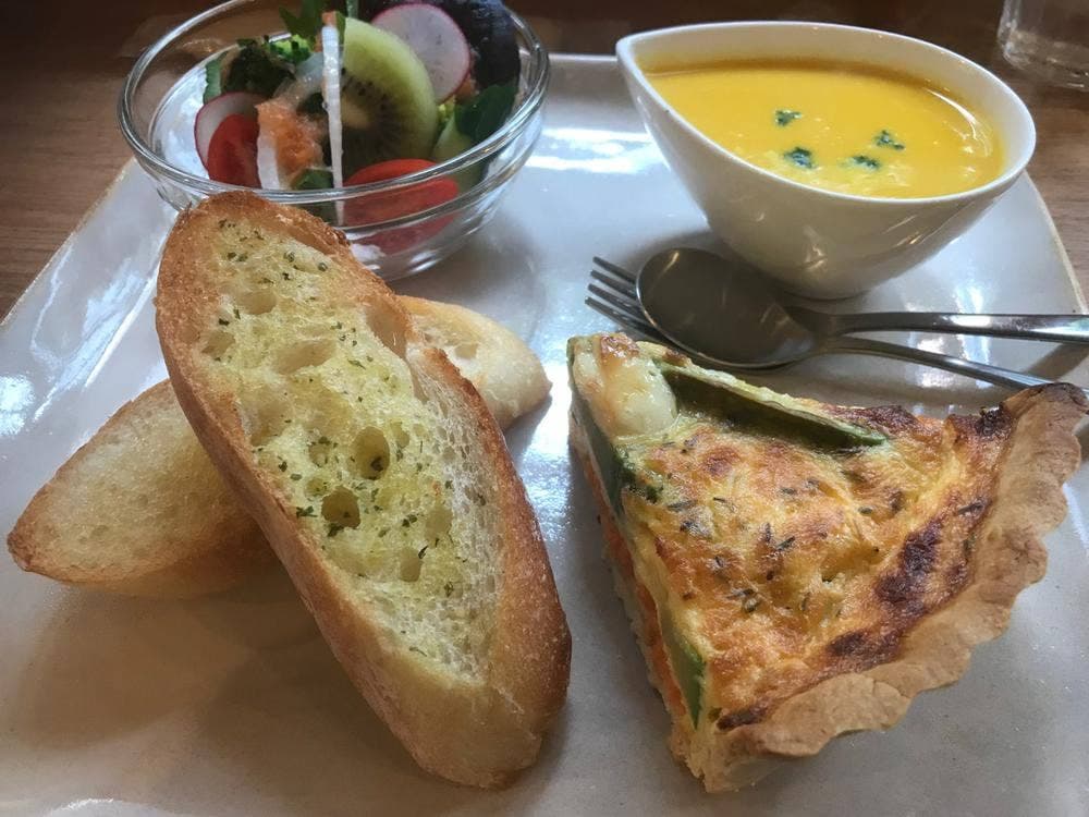 喫茶と雑貨unjour