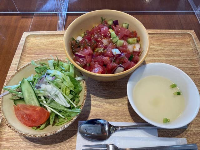 Q's FOOD HALL - サブ画像1