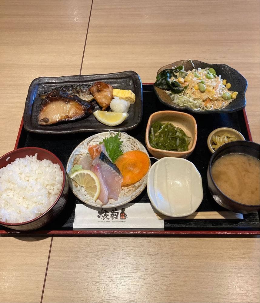 板前バル LIVE FISH MARKET 新宿店