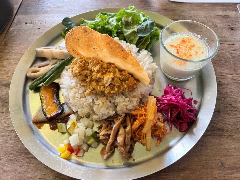 toe BAR & RESTAURANT