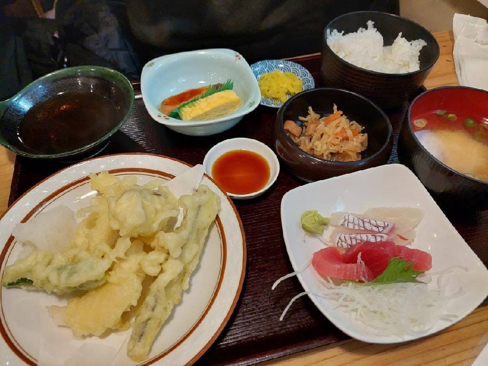 めし屋 鈴ぎん