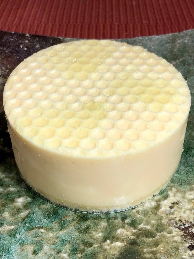 発酵バターとはちみつの芳醇スイーツ専門店 BUTTER & bee