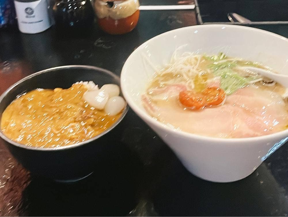 月麺豚骨Babe