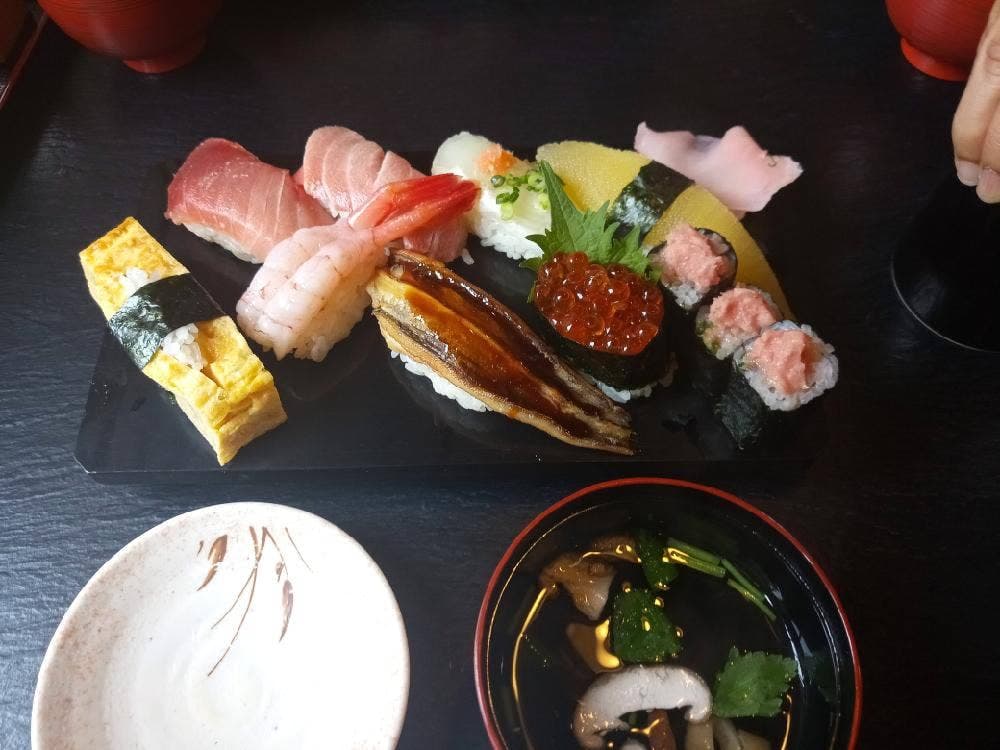栄鮨
