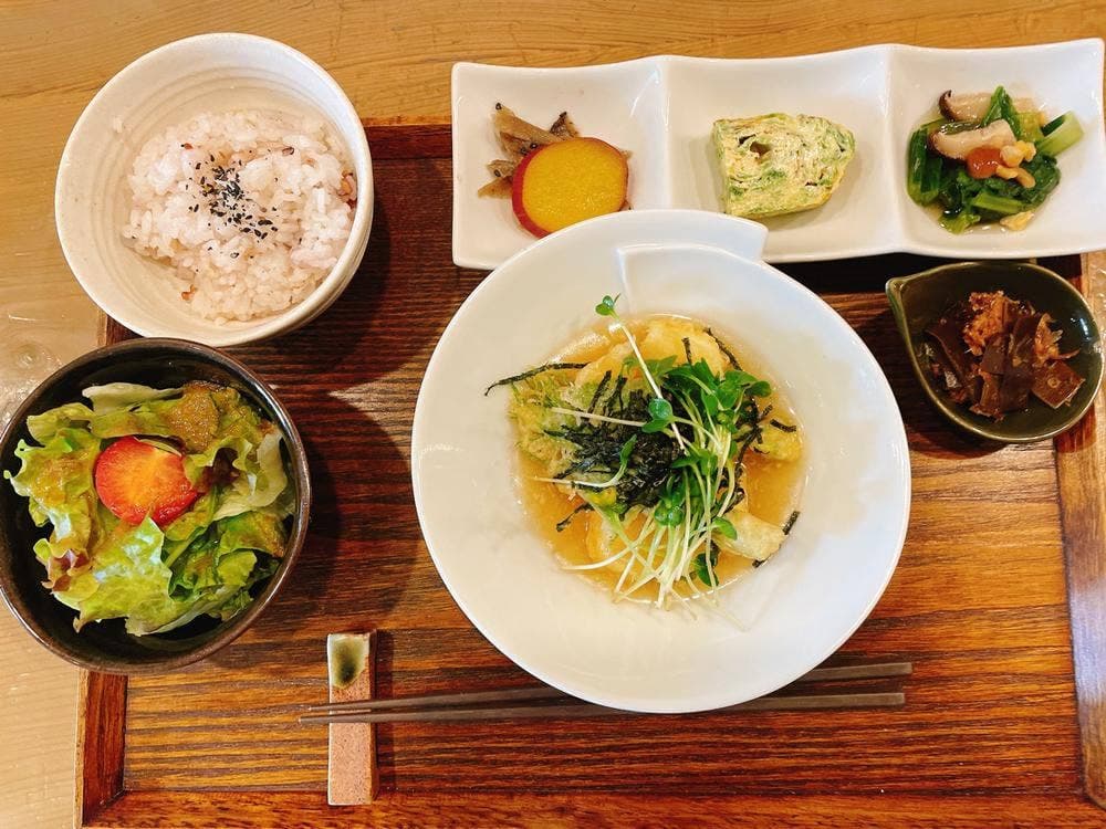 Japanese Dining にの