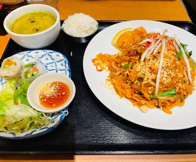 ASIAN RESTAURANT &BAR HALKA 上野の森さくらテラス店 - サブ画像1