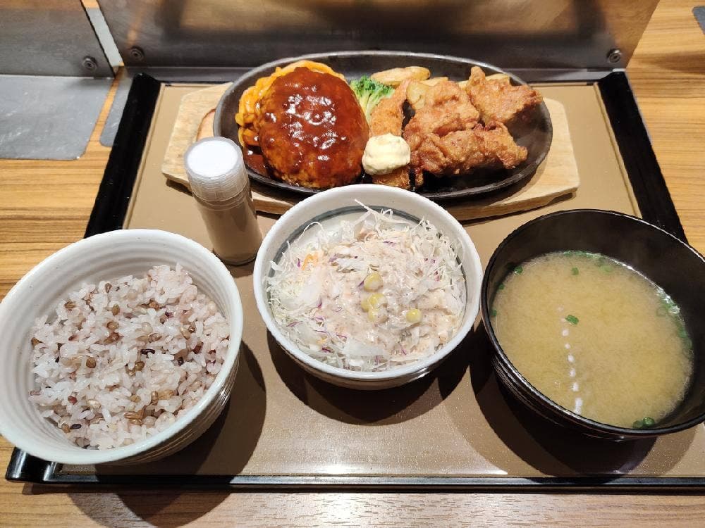 やよい軒 足柄大井町店