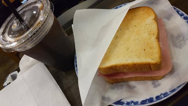 三本珈琲店 ポルタ店 - サブ画像1