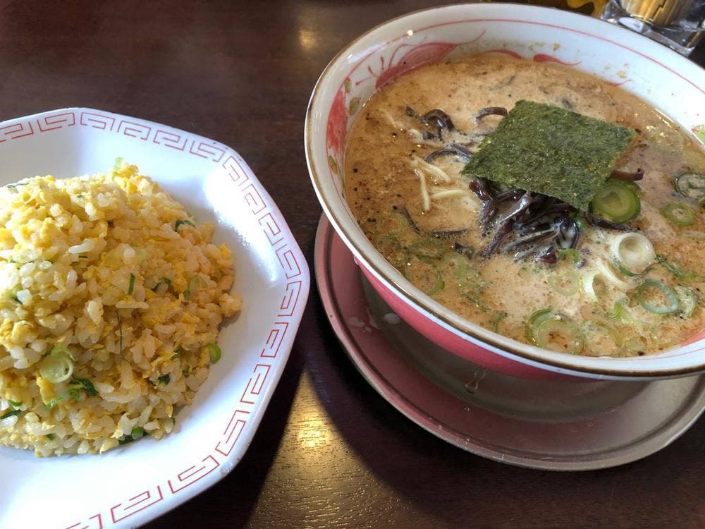十六代目 哲麺 大垣上面店