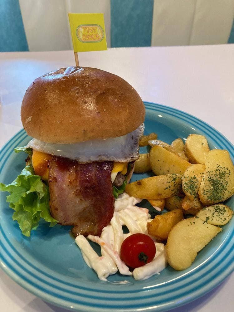 TINY DINER