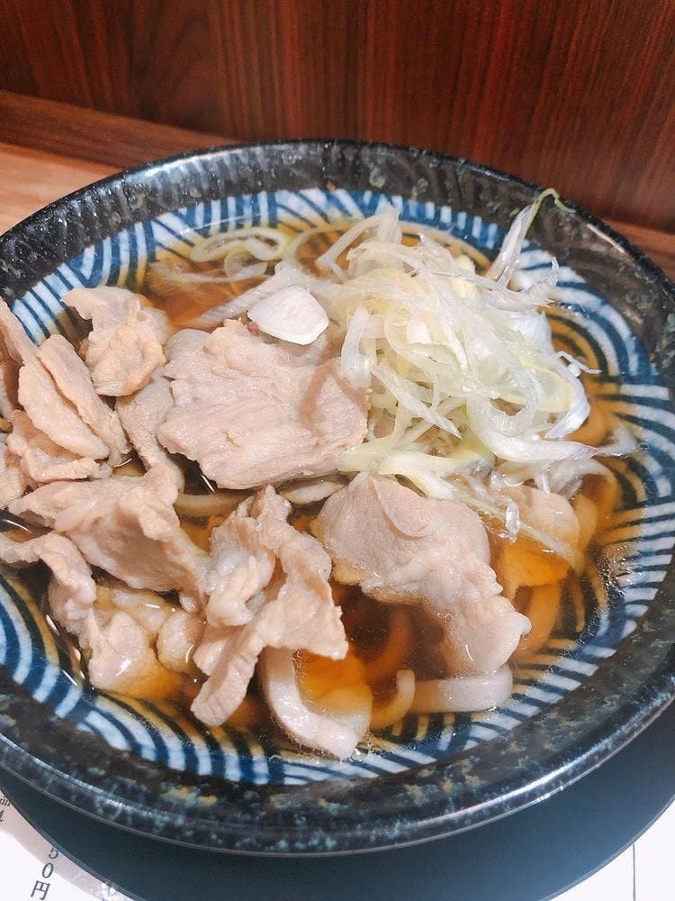 牛もつ煮込みと極太肉そば 権三