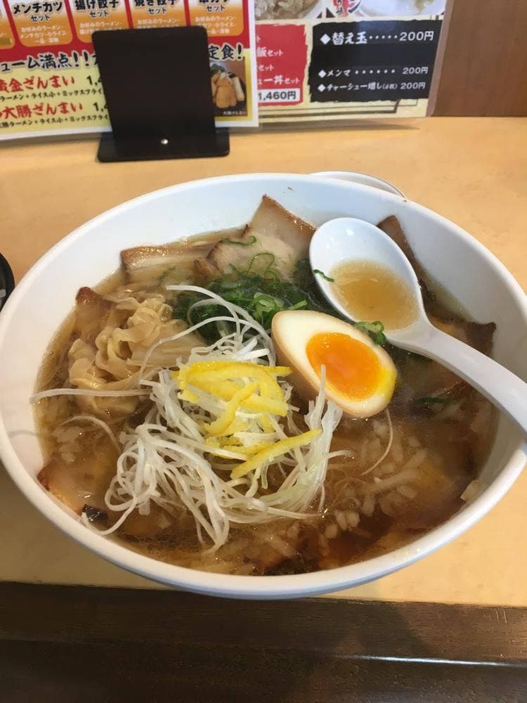 黄金らーめん 大勝
