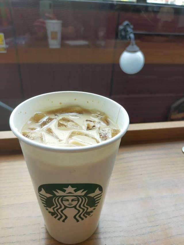 スターバックス コーヒー 新橋駅前店 - サブ画像3