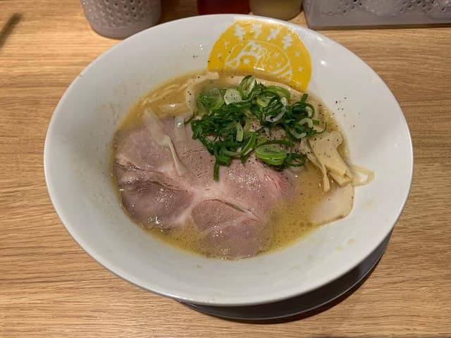 麺屋キラメキ 京都三条 - サブ画像1