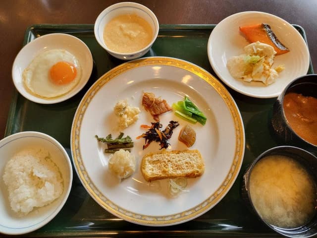 ホテルニューオータニ長岡 カフェ&ダイニング アゼリア - サブ画像1