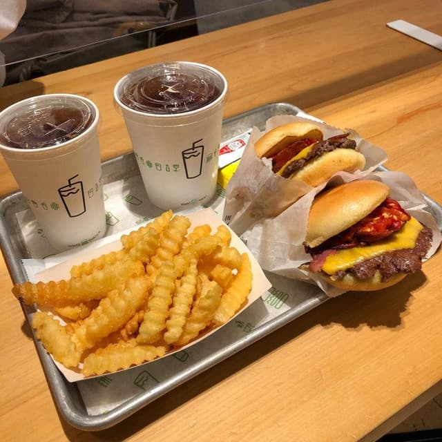 シェイクシャック 二子玉川店 - サブ画像3