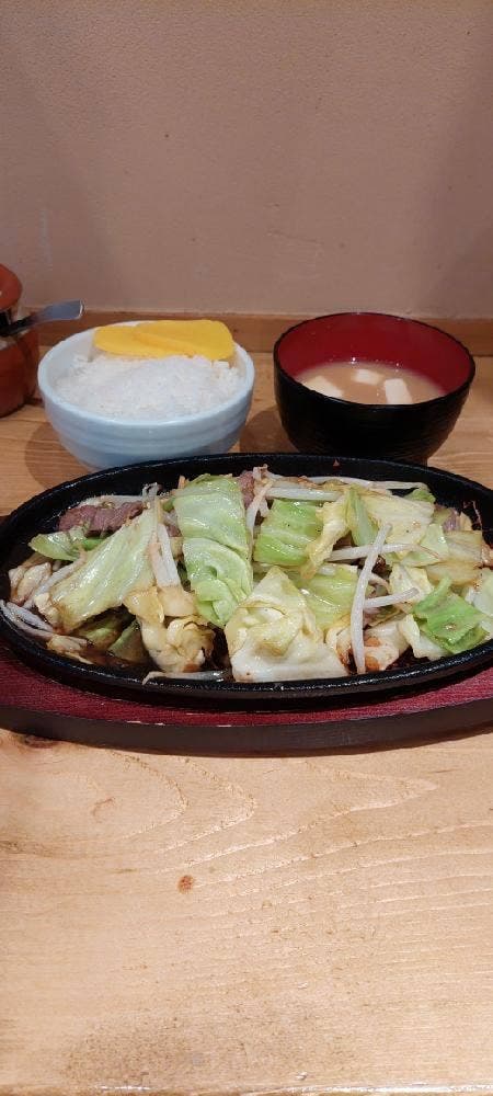 鉄板ヤキニク定食専門店 パンチ