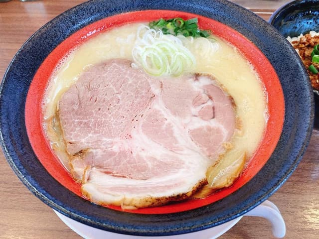 石臼玄麦自家製らーめん 丸竈 - サブ画像1