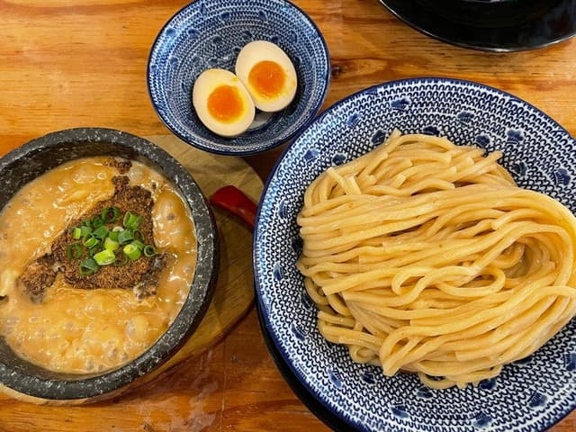 下品なぐらいダシのうまいラーメン屋 沖縄園田店 - サブ画像1