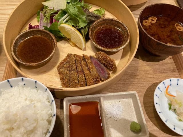 加藤の肉丸 小川のうに丸 日本橋高島屋S.C. - サブ画像1