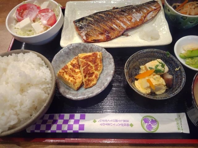 炭火焼・天然活造り 雑魚や - サブ画像1