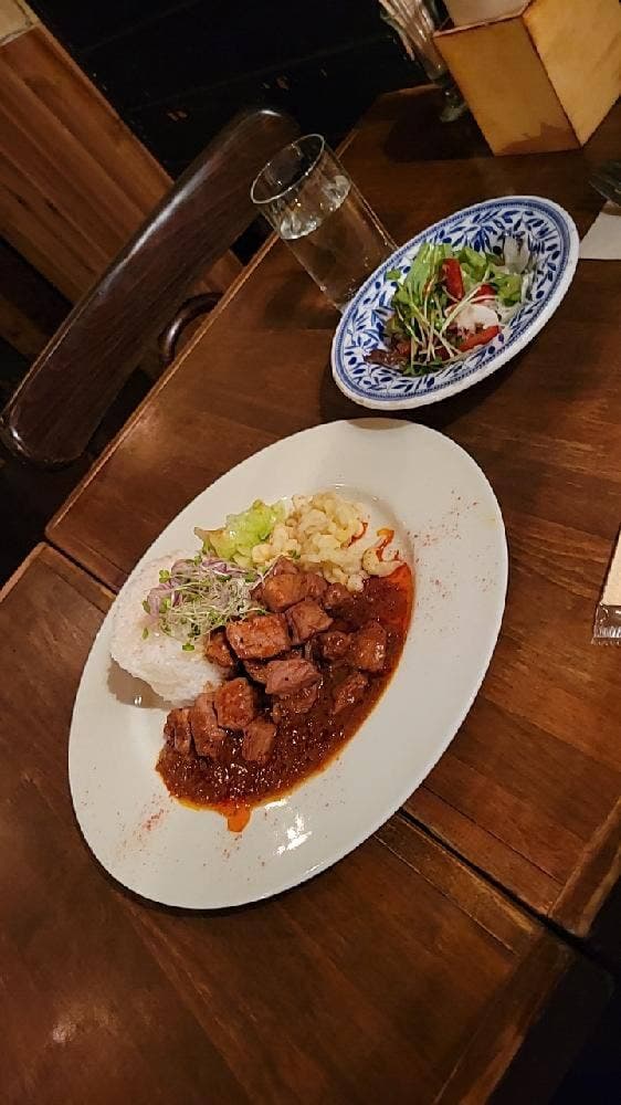 DÖBRÖGI Hungarian bar&dining - サブ画像1