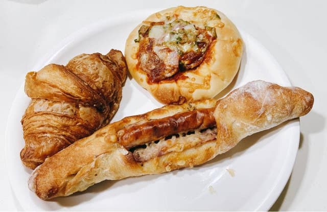 とらやベーカリー - サブ画像1