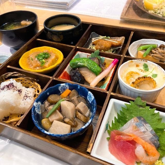 越品ダイニング&カフェ 新潟伊勢丹 - サブ画像1