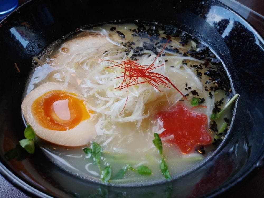 パイタンラーメン キャトル鷹匠