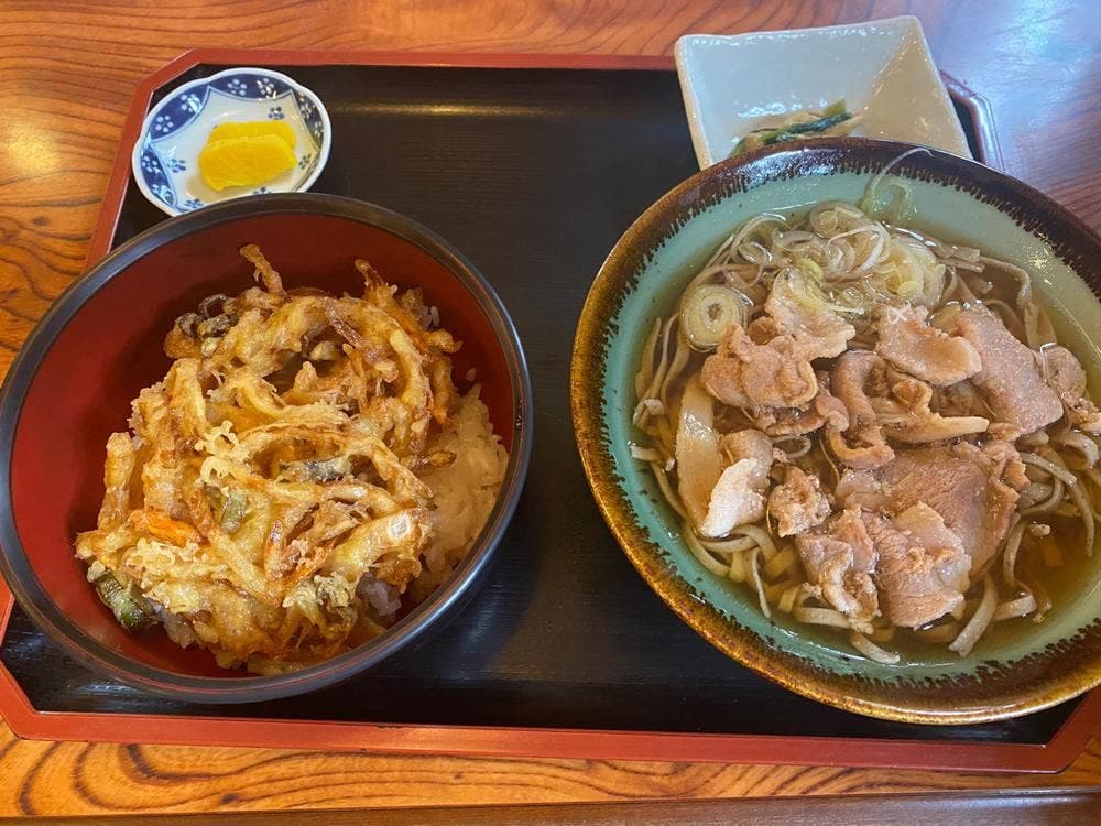 あかいし