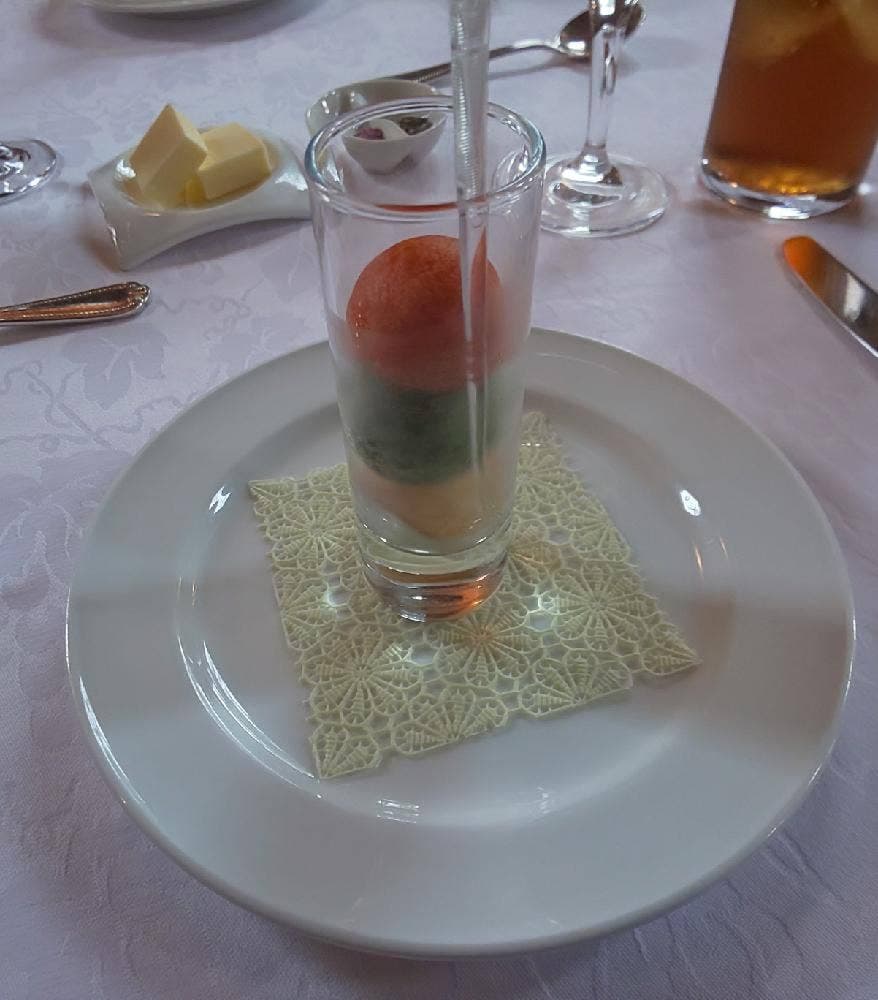 グルメ・エ・サンクサンス