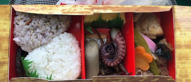 お弁当の淡路屋 宝塚阪急店 - サブ画像1