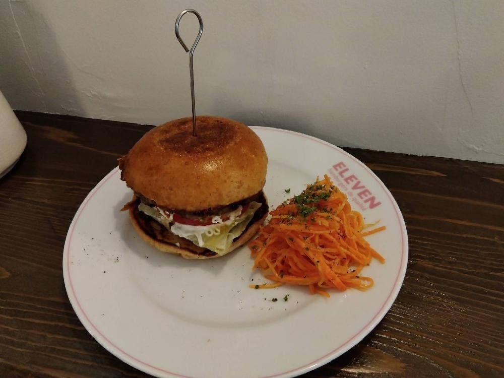 BURGER ELEVEN