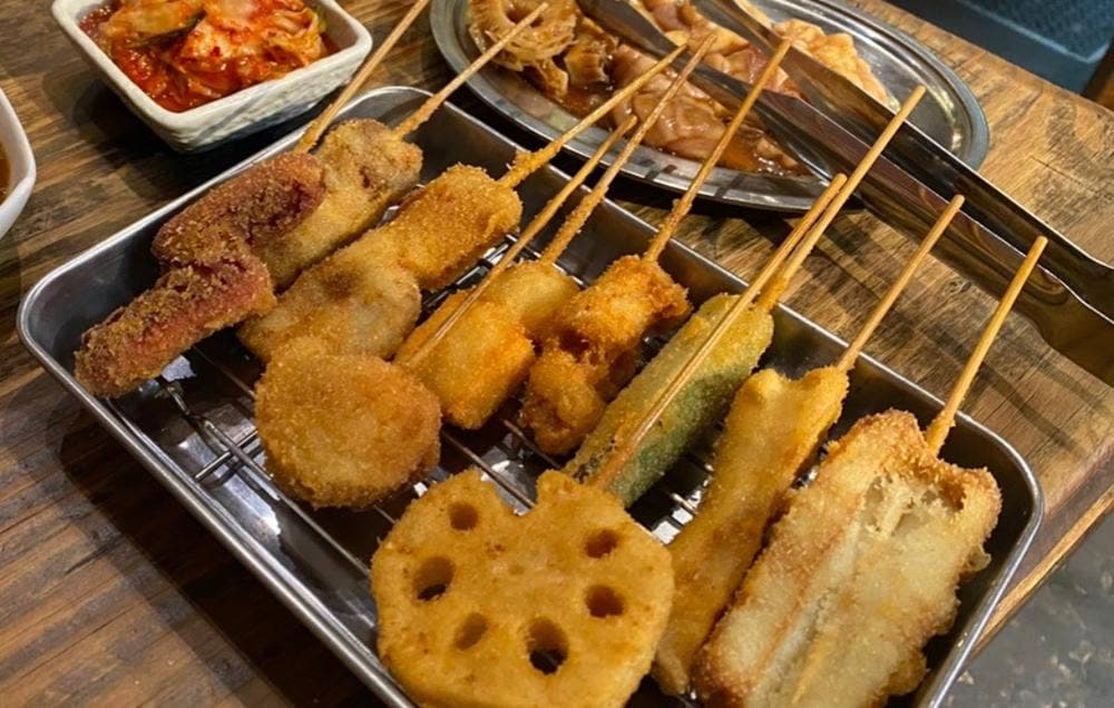 串カツホルモン 七福 通天閣店