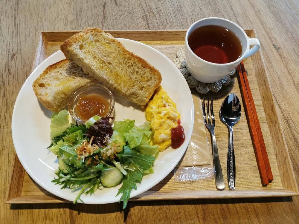 犀の角 カフェバー