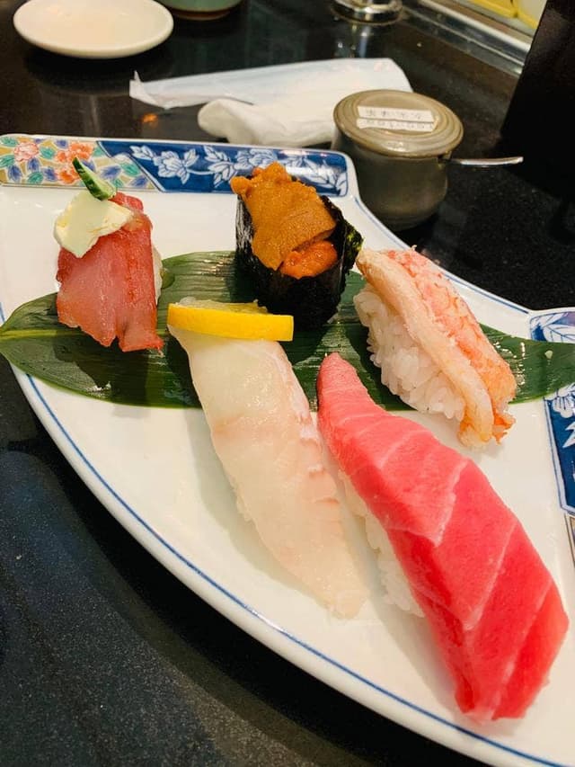 まぐろ問屋 三浦三崎港 横浜ワールドポーターズ店 - サブ画像1
