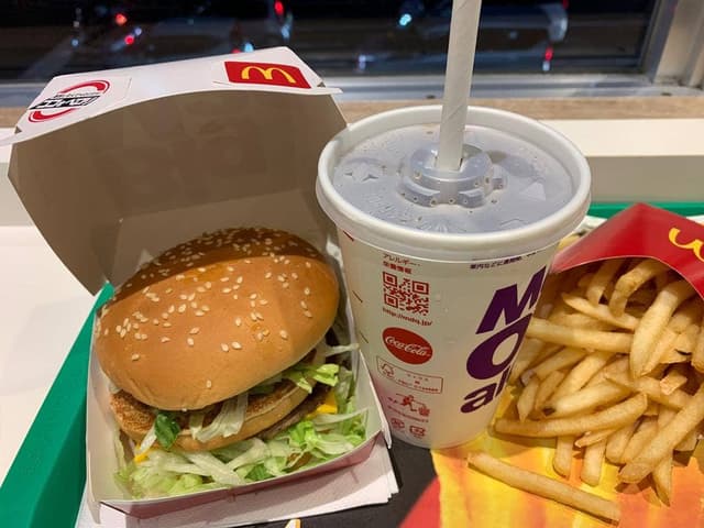 マクドナルド 新横浜駅前店 - サブ画像2