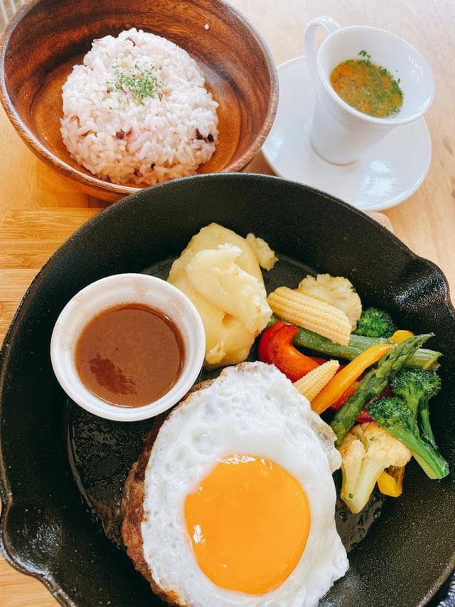 CAFE&DINER 1363 港川ステイツサイドタウン店 - サブ画像1