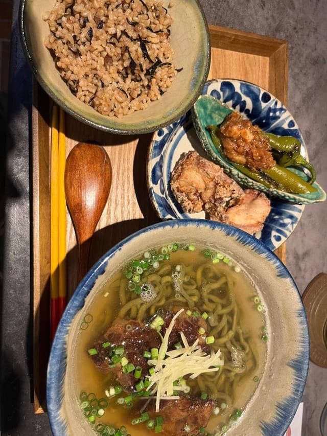 沖縄ストックストア EAT PLAY WORKS - サブ画像1