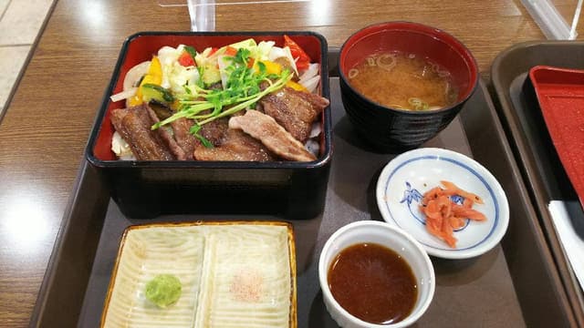 カフェ＆レストラン アルプスホルン アルプス街道 平湯 - サブ画像2