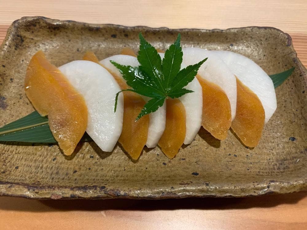 月をみ