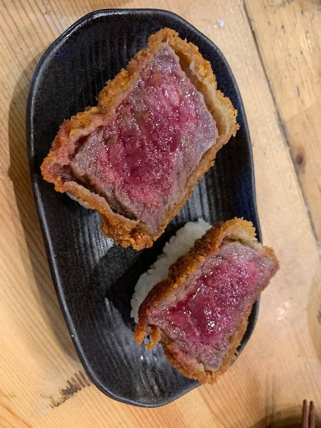 和牛炙り寿司酒場 肉笑門-NIKUEMON- 今池本店 - サブ画像1