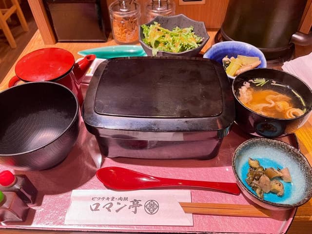 ビフテキ重・肉飯 ロマン亭 エキマルシェ新大阪Sotoe店 - サブ画像3