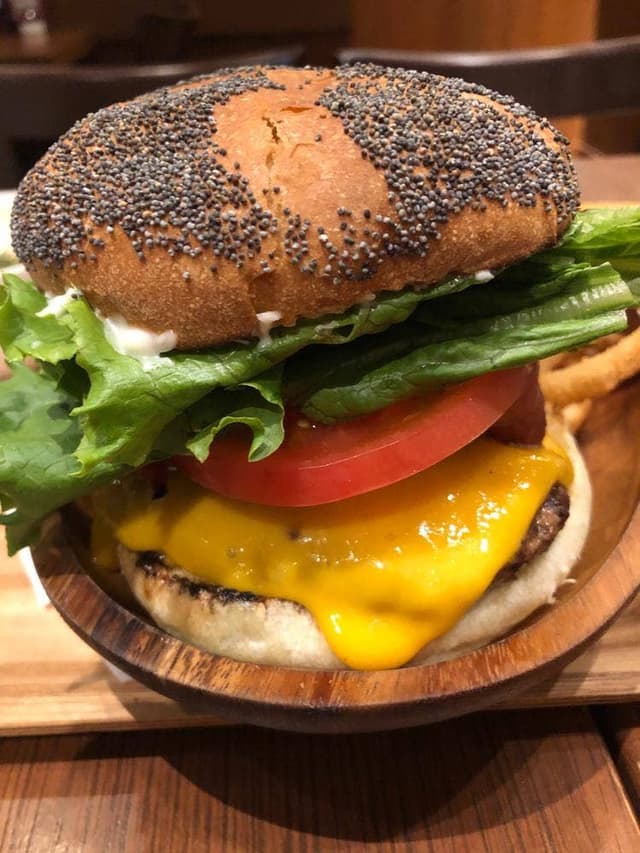 KUA`AINA ルクア大阪店 - サブ画像1