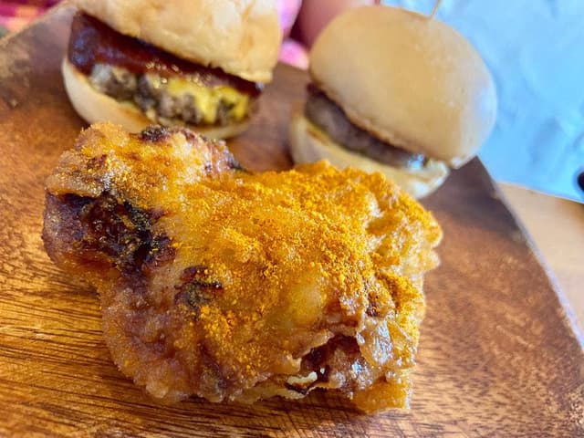 Juicy Things Fried Chicken and Slider House - サブ画像2