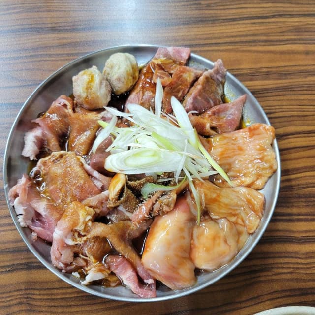 鉄板スタミナ 肉焼や - サブ画像1