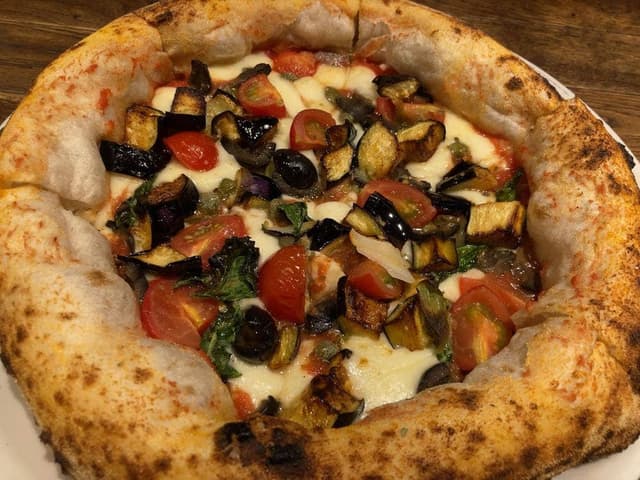 Trattoria e Pizzeria Santo Fuego 橋本 - サブ画像1
