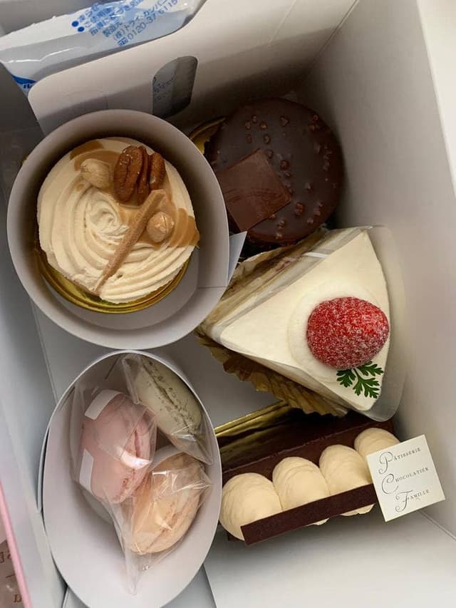 ケーキとチョコレートの店 ファミーユ - サブ画像2