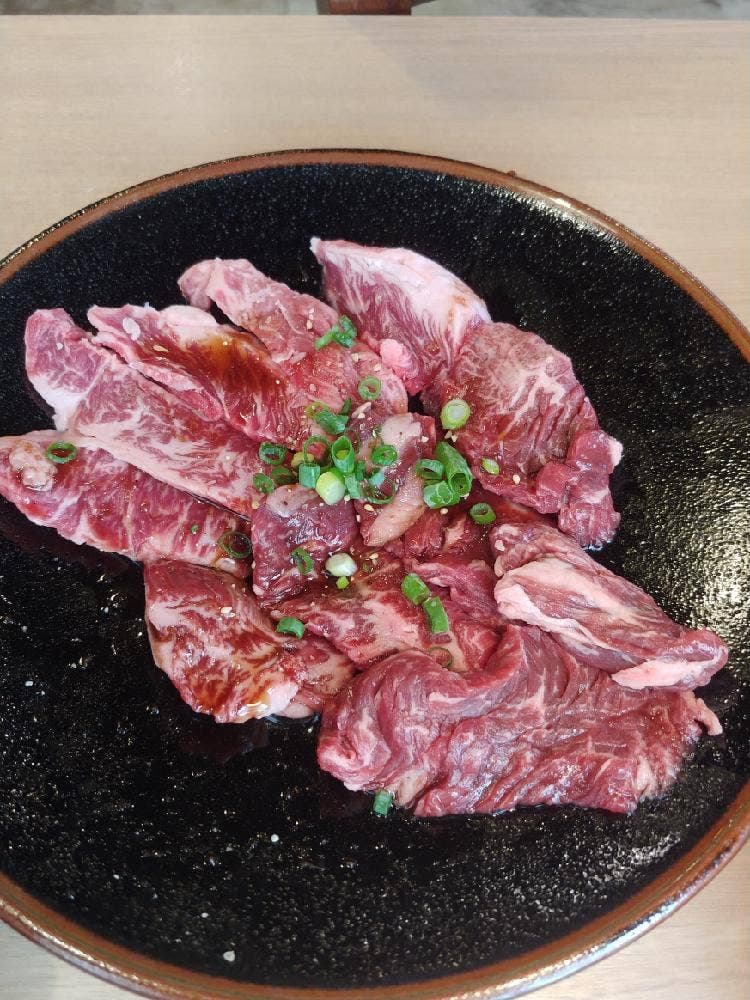 アリラン飯店 岡野町交差点側